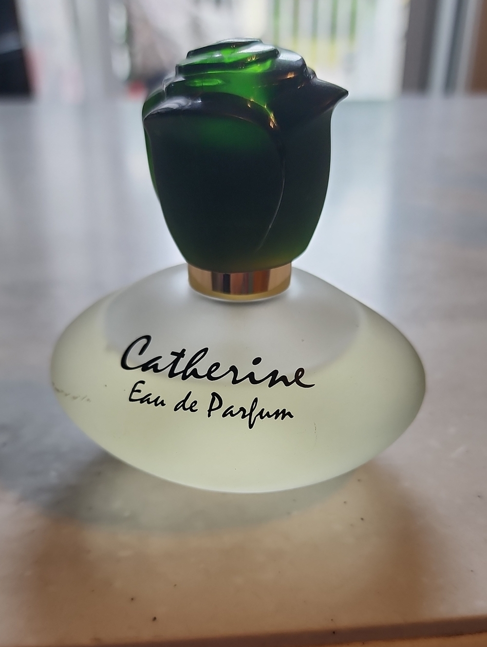 Rasari Catherine Eau de Parfum - Frosted Glass Bottle with Green Rose Cap